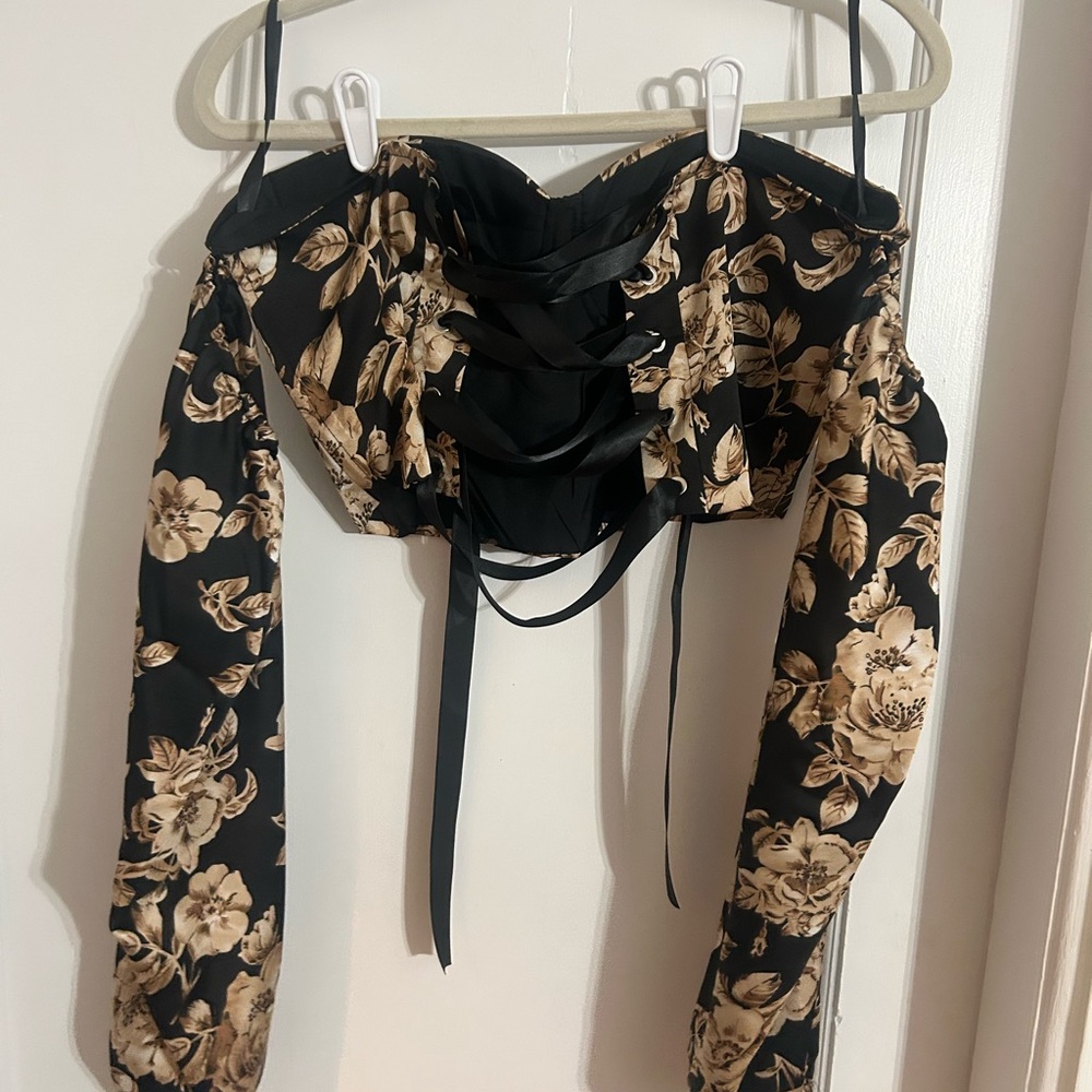 SHEIN Floral Off-Shoulder Blouse Bundle- Black and Cream - Picture 7 of 9